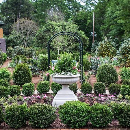 The Duke Mansion Bed & Breakfast Charlotte Bagian luar foto