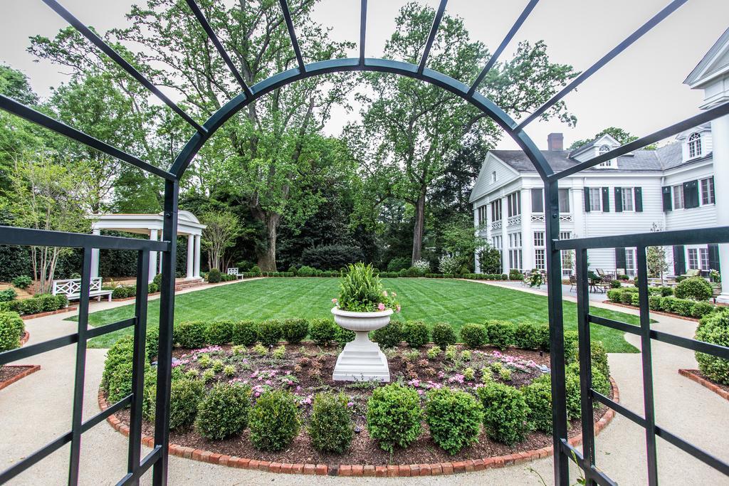 The Duke Mansion Bed & Breakfast Charlotte Bagian luar foto